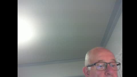 Snapshot of thickmelnik chatting on January 24, 2025, 3:22 am James online show from January 24, 2025, 3:22 am