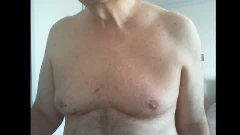 Snapshot of thickmelnik chatting on February 7, 2025, 10:52 pm James online show from February 7, 2025, 10:52 pm