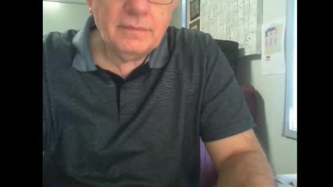 Snapshot of thickmelnik chatting on February 16, 2025, 4:20 am James online show from February 16, 2025, 4:20 am