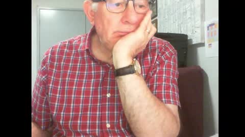 Snapshot of thickmelnik chatting on February 17, 2025, 1:32 pm James online show from February 17, 2025, 1:32 pm