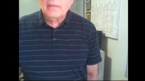 Snapshot of thickmelnik chatting on September 17, 2025, 3:30 am James online show from September 17, 2025, 3:30 am