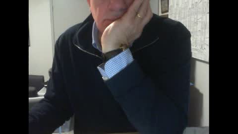 Snapshot of thickmelnik chatting on May 9, 2026, 3:01 am James online show from May 9, 2026, 3:01 am