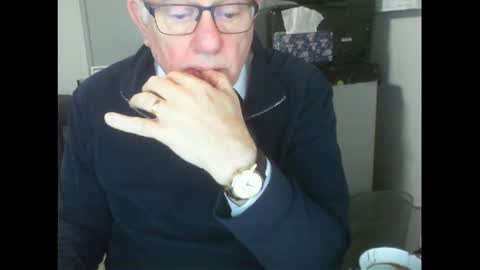 Snapshot of thickmelnik chatting on July 16, 2026, 6:41 am James online show from July 16, 2026, 6:41 am