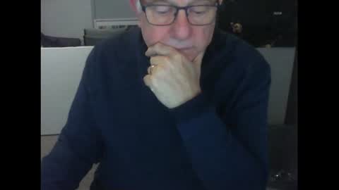 Snapshot of thickmelnik chatting on July 20, 2026, 3:14 pm James online show from July 20, 2026, 3:14 pm