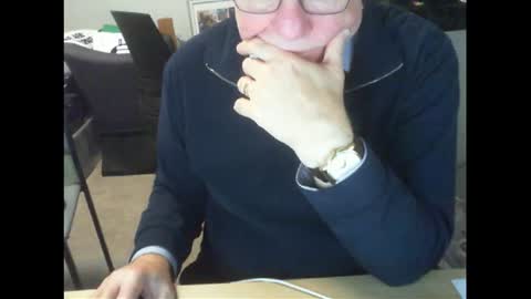 Snapshot of thickmelnik chatting on July 28, 2026, 2:13 pm James online show from July 28, 2026, 2:13 pm