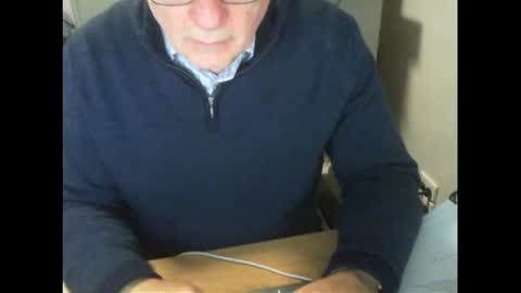 Snapshot of thickmelnik chatting on August 7, 2026, 2:30 pm James online show from August 7, 2026, 2:30 pm