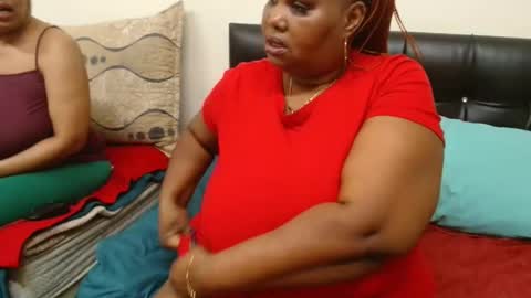 Snapshot of thicksexymellons chatting on April 19, 2026, 7:27 pm Pat online show from April 19, 2026, 7:27 pm