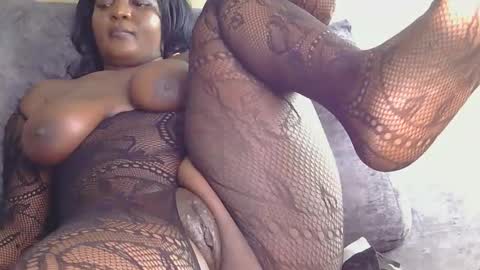thicky_babes online show from April 24, 2026, 8:00 pm