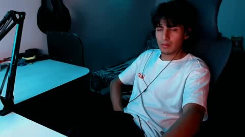 thieves_us online show from January 15, 2025, 4:04 am