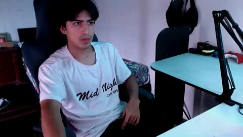 thieves_us online show from February 16, 2025, 7:38 pm