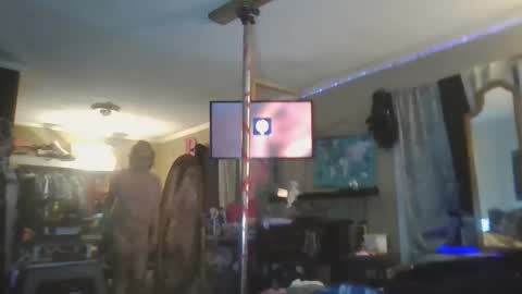 lola...and...thiggy online show from November 16, 2025, 4:51 am