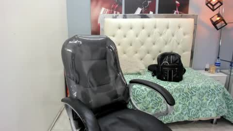  THIAGO COLLINS  online show from May 31, 2026, 10:44 pm