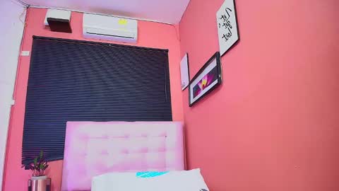 Snapshot of thin_eva chatting on February 8, 2025, 12:06 am Eva online show from February 8, 2025, 12:06 am