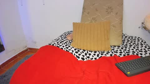 Snapshot of thin_princess chatting on February 8, 2025, 2:04 am THIN PRINCESS online show from February 8, 2025, 2:04 am