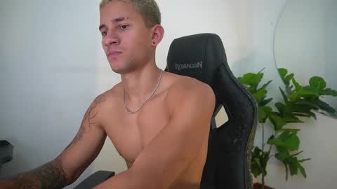 thin_tommy11 online show from March 2, 2026, 5:42 pm