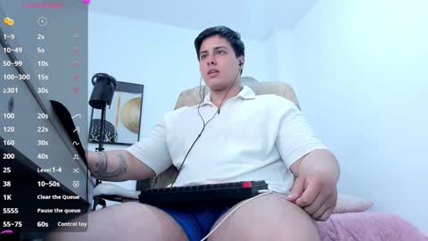 Snapshot of thom_ohtani chatting on October 19, 2025, 6:08 pm thom_ohtani online show from October 19, 2025, 6:08 pm