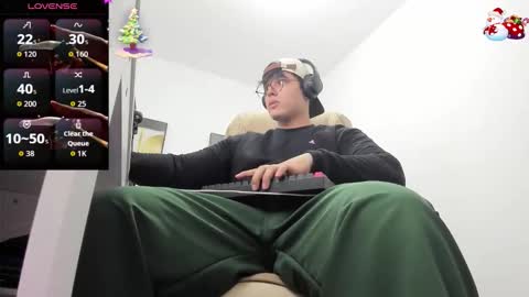 Snapshot of thom_ohtani chatting on November 14, 2025, 11:02 pm thom_ohtani online show from November 14, 2025, 11:02 pm