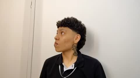 thomas27f online show from November 8, 2025, 3:39 am