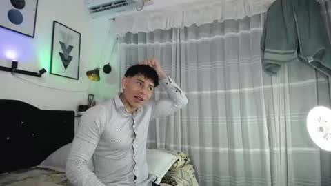 Snapshot of thomas_and_lyan chatting on February 13, 2026, 9:11 pm Thomas and Lyan online show from February 13, 2026, 9:11 pm