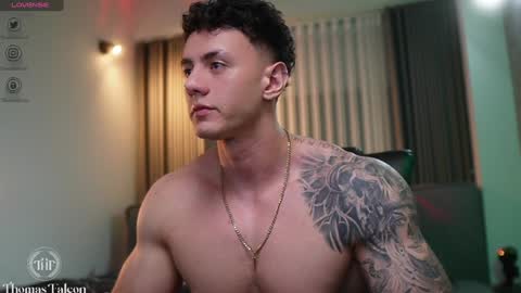 Snapshot of thomas_falcon1 chatting on December 3, 2024, 2:03 am Thomas Falcon online show from December 3, 2024, 2:03 am