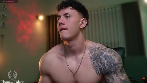 Snapshot of thomas_falcon1 chatting on December 5, 2024, 4:20 am Thomas Falcon online show from December 5, 2024, 4:20 am