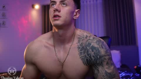 Snapshot of thomas_falcon1 chatting on December 12, 2024, 1:43 am Thomas Falcon online show from December 12, 2024, 1:43 am