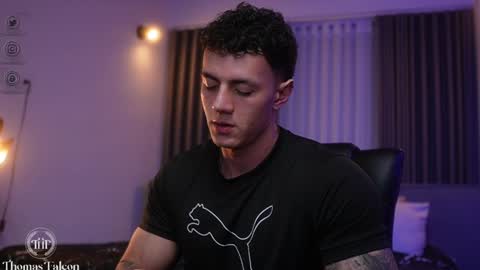 Snapshot of thomas_falcon1 chatting on December 14, 2024, 4:45 am Thomas Falcon online show from December 14, 2024, 4:45 am