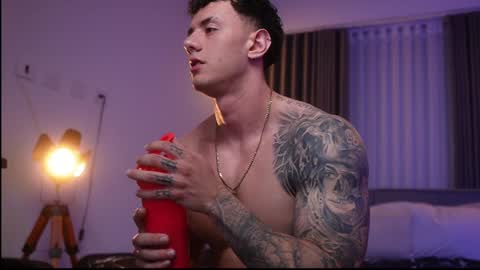 Snapshot of thomas_falcon1 chatting on December 14, 2024, 7:51 am Thomas Falcon online show from December 14, 2024, 7:51 am