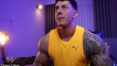 Snapshot of thomas_falcon1 chatting on January 5, 2025, 1:13 am Thomas Falcon online show from January 5, 2025, 1:13 am