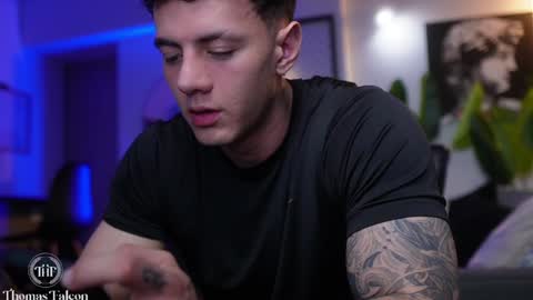 Snapshot of thomas_falcon1 chatting on January 11, 2025, 1:06 am Thomas Falcon online show from January 11, 2025, 1:06 am