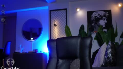 Snapshot of thomas_falcon1 chatting on January 15, 2025, 3:22 am Thomas Falcon online show from January 15, 2025, 3:22 am