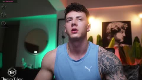 Snapshot of thomas_falcon1 chatting on February 20, 2025, 2:18 am Thomas Falcon online show from February 20, 2025, 2:18 am