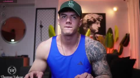 Snapshot of thomas_falcon1 chatting on February 26, 2025, 1:53 am Thomas Falcon online show from February 26, 2025, 1:53 am