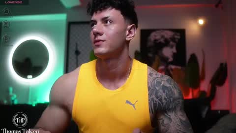 Snapshot of thomas_falcon1 chatting on February 28, 2025, 1:26 am Thomas Falcon online show from February 28, 2025, 1:26 am