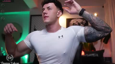 Snapshot of thomas_falcon1 chatting on March 4, 2025, 4:27 am Thomas Falcon online show from March 4, 2025, 4:27 am