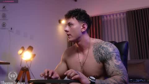 Snapshot of thomas_falcon1 chatting on March 12, 2025, 5:24 am Thomas Falcon online show from March 12, 2025, 5:24 am