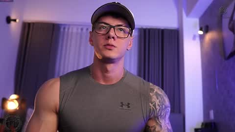 Snapshot of thomas_falcon1 chatting on September 30, 2025, 12:37 am Thomas Falcon online show from September 30, 2025, 12:37 am