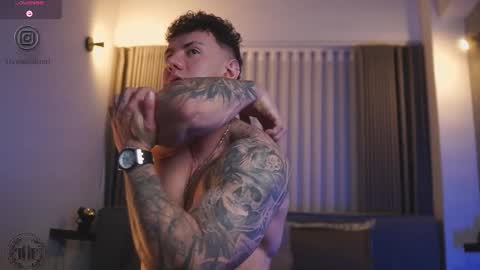 Snapshot of thomas_falcon1 chatting on November 2, 2025, 1:19 am Thomas Falcon online show from November 2, 2025, 1:19 am