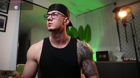 Thomas Falcon online show from March 1, 2026, 12:45 am