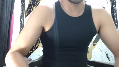 Snapshot of thomas_neuman chatting on December 13, 2025, 8:47 pm Thomas online show from December 13, 2025, 8:47 pm