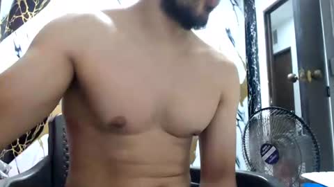 Snapshot of thomas_neuman chatting on June 28, 2026, 7:20 pm Thomas online show from June 28, 2026, 7:20 pm