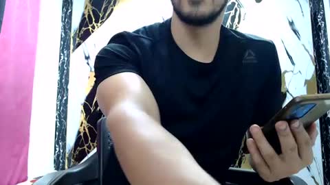 Snapshot of thomas_neuman chatting on August 2, 2026, 6:39 pm Thomas online show from August 2, 2026, 6:39 pm