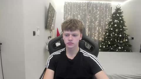 Snapshot of thomas_shelbivip chatting on February 4, 2026, 11:20 pm Tomas online show from February 4, 2026, 11:20 pm