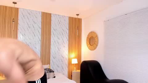 Thomas online show from February 21, 2025, 7:43 pm