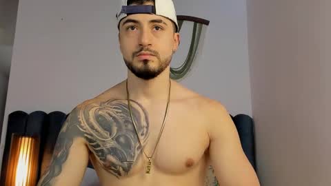 sweetfit boy online show from February 19, 2026, 7:43 pm