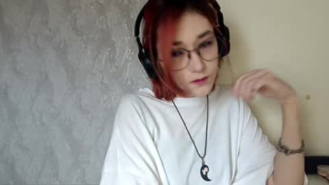 Lina online show from November 30, 2025, 11:14 am