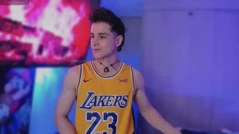 Thom Klein online show from November 21, 2025, 9:19 am