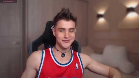 Thom Klein online show from April 17, 2026, 7:39 pm