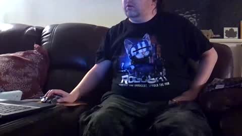 Snapshot of thomsam88 chatting on March 1, 2025, 2:04 am Thomsam88 check out my bio for loads of hot videos mmmmmmmmmm online show from March 1, 2025, 2:04 am