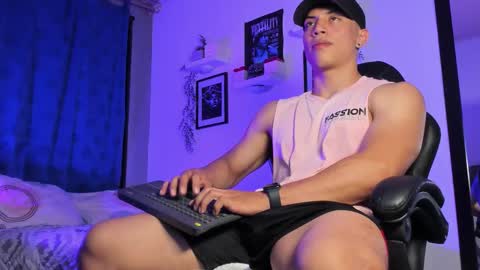 Snapshot of thomsevery_ chatting on September 10, 2025, 3:28 am Thoms Every online show from September 10, 2025, 3:28 am